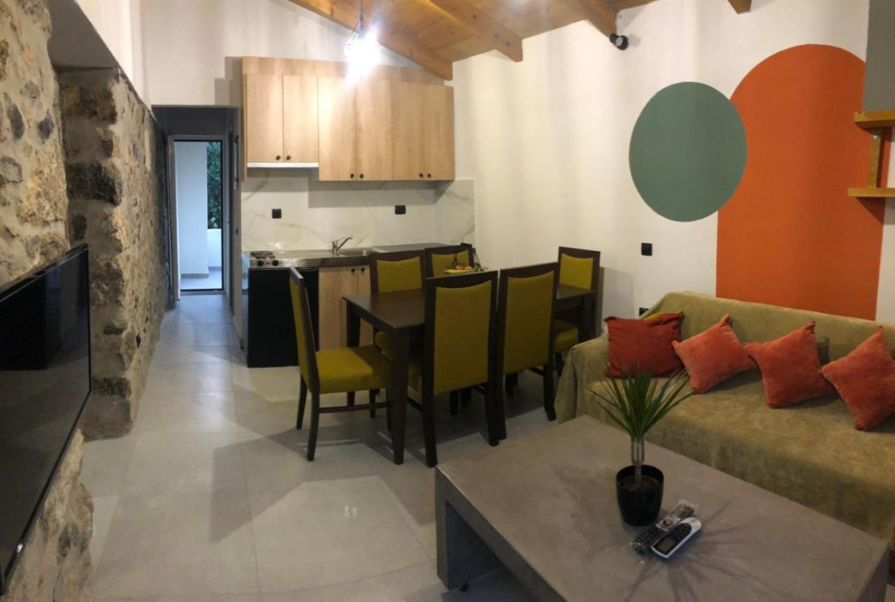Fontana Leone Apartment Spilion ภายนอก รูปภาพ
